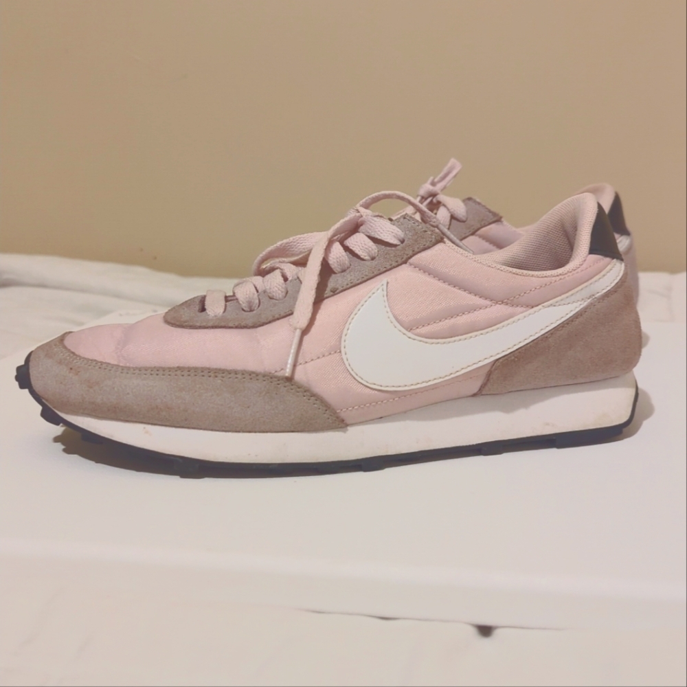Nike Daybreak Womens Shoe